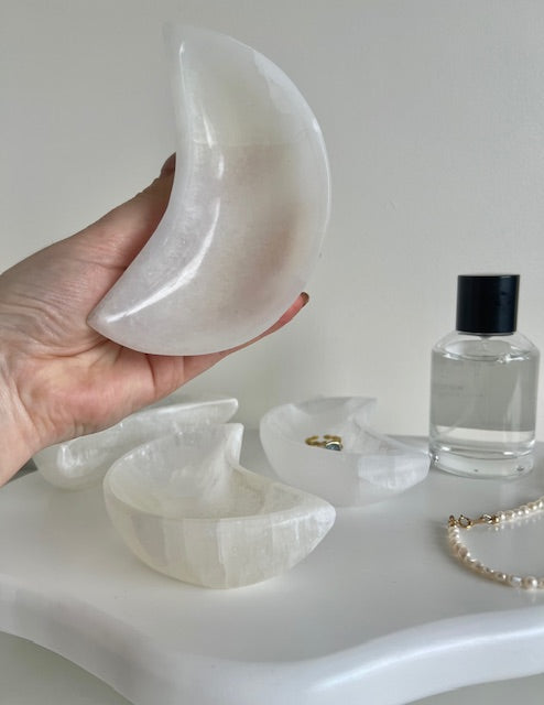 Selenite Moon Bowl - 290g