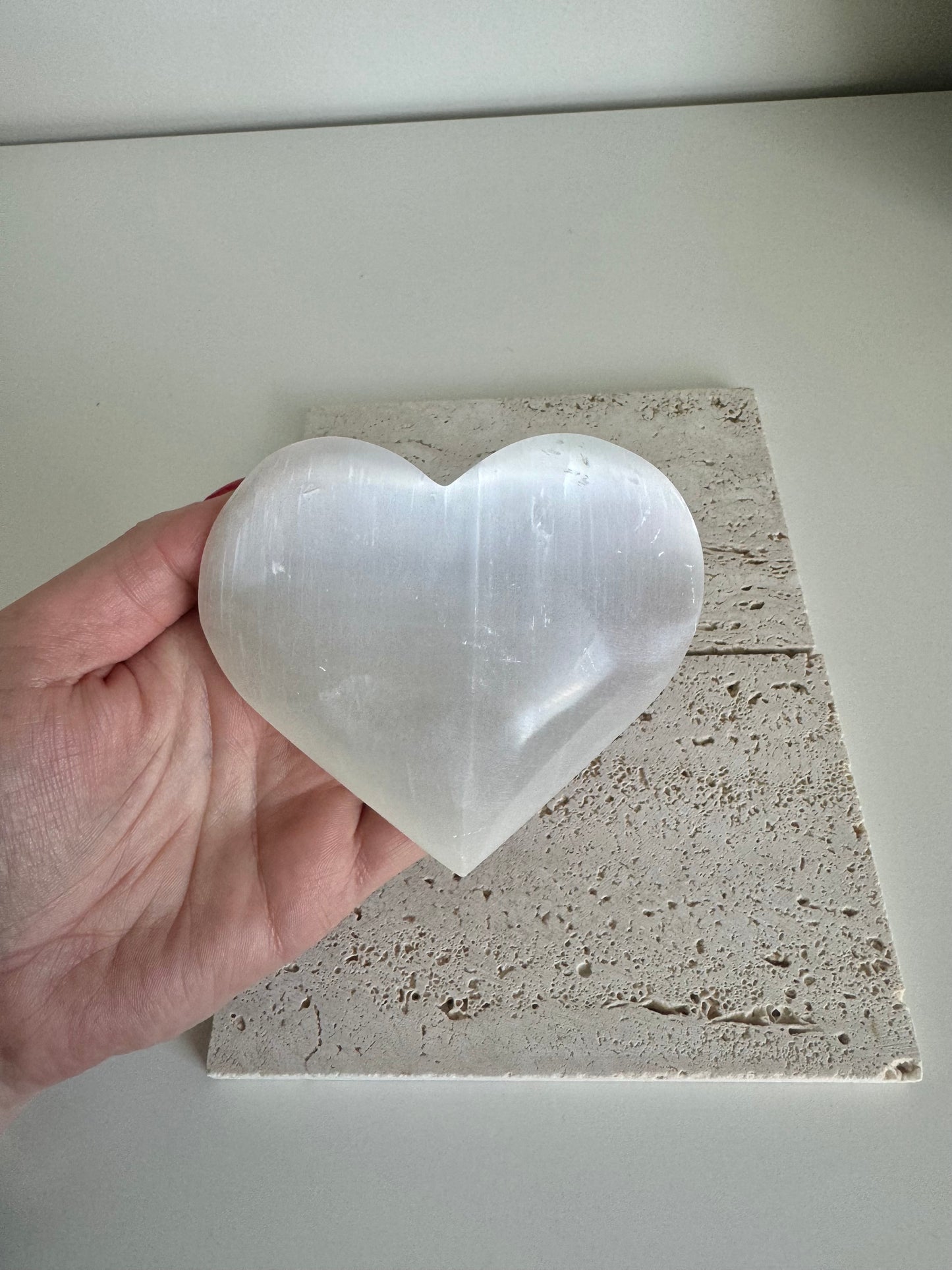 Selenite Heart palm stone - 73g