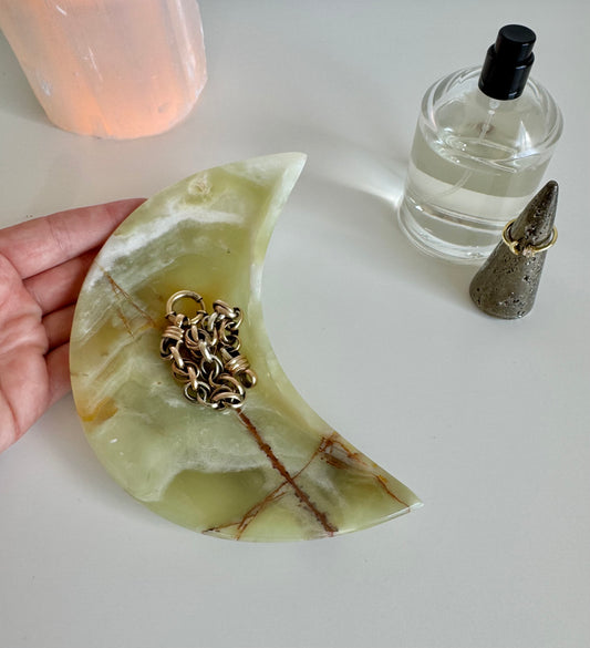 Onyx Moon Dish - 324g