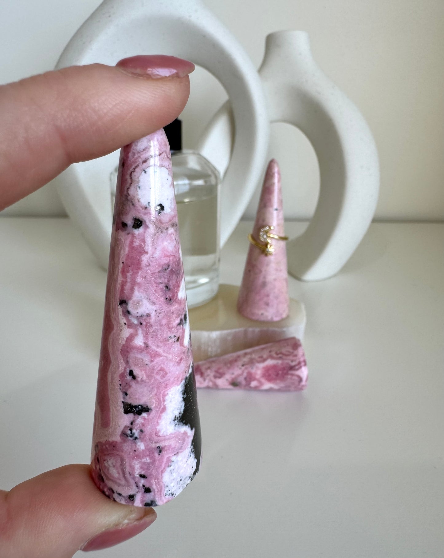 Ring Holder - Rhodonite