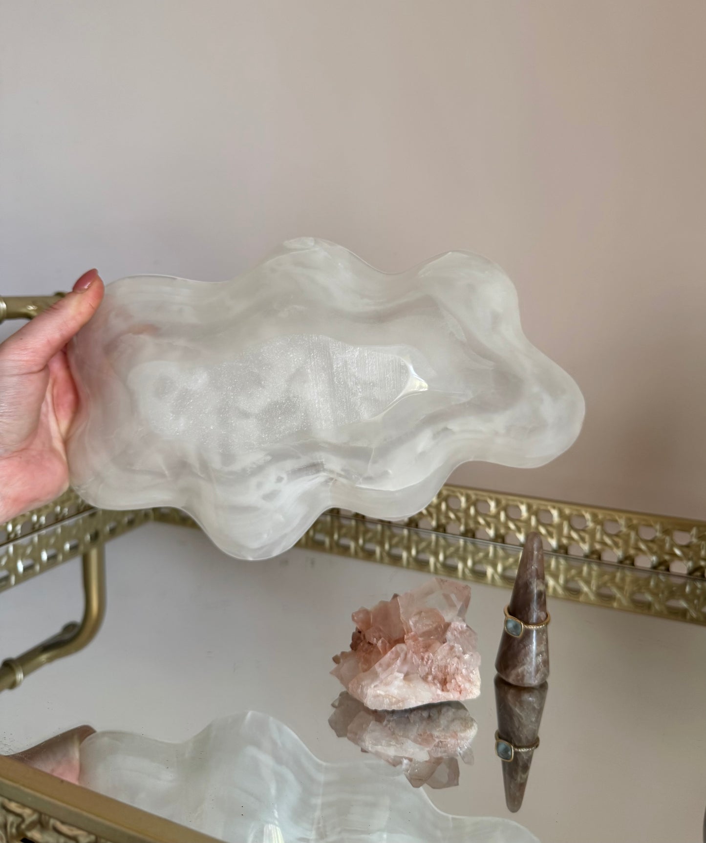Calcite Bow - Scalloped
