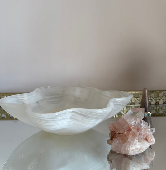 Calcite Bowl - Scalloped